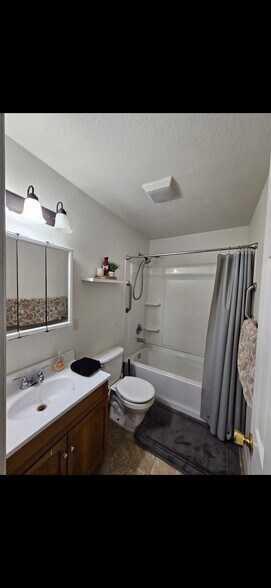 Building Photo - 207 Saint Andrew St