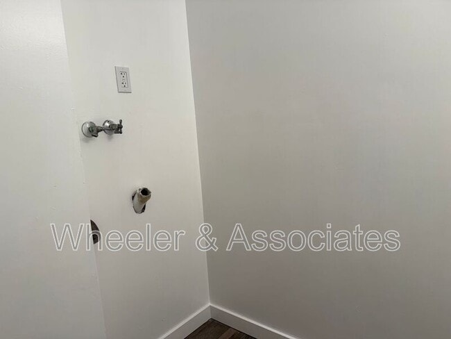 Building Photo - 1083 S 1200 W