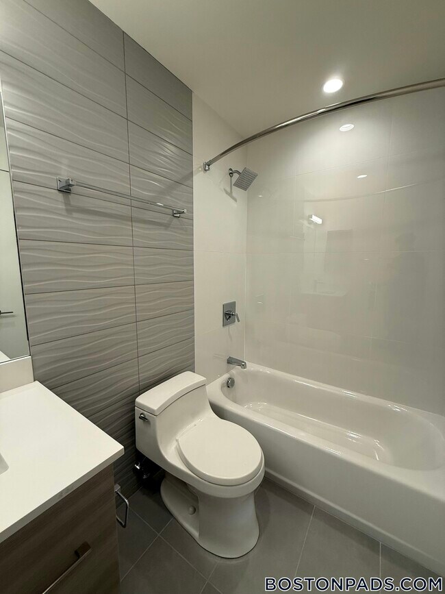 Building Photo - 1079 Commonwealth Ave