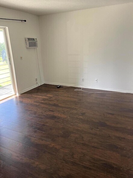 Building Photo - 63 Easthampton C