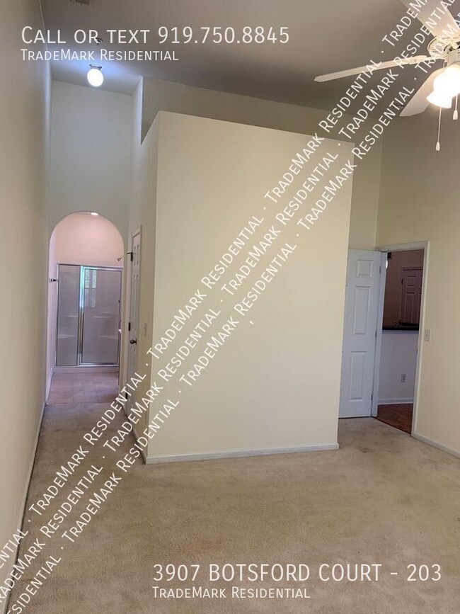 Building Photo - 2 Bedroom 2 Bath Condo on Botsford Court A...