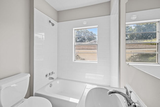 Building Photo - Newly Renovated 3 Bedroom 2 Bathroom Home