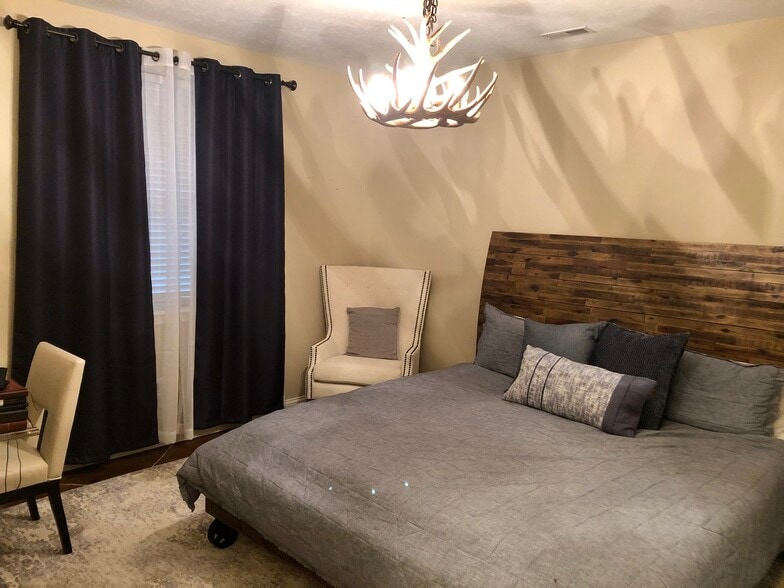 Basement Bedroom - 235 3rd Ave NE