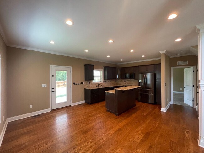 Building Photo - 1568 Sweet Clover Pk