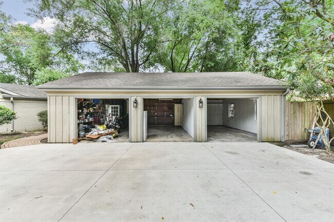 Building Photo - 12431 Broken Bough Dr