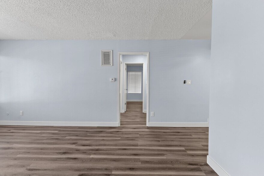 Building Photo - 1804 W 78th St