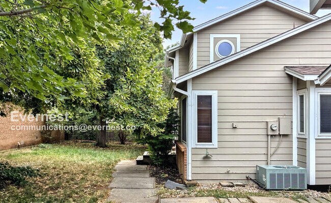 Building Photo - 913 Canosa Ct