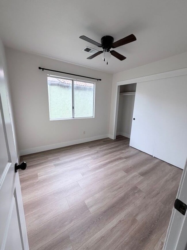 Building Photo - 9405 Salinger St