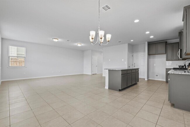 Building Photo - 520 Betty Ann Wy