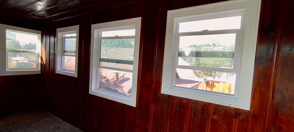 Den windows - 1150 Sanborn Ave. Apt C