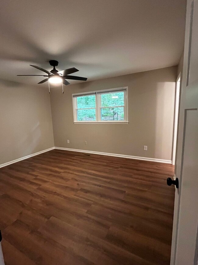 Building Photo - 5620 Blue Spruce Dr