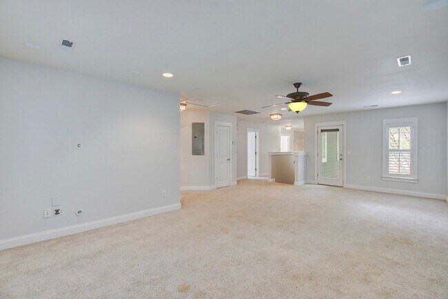 Building Photo - 1811 Luna Ct