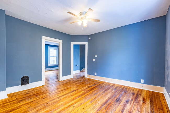 Building Photo - 292 Reynolds St