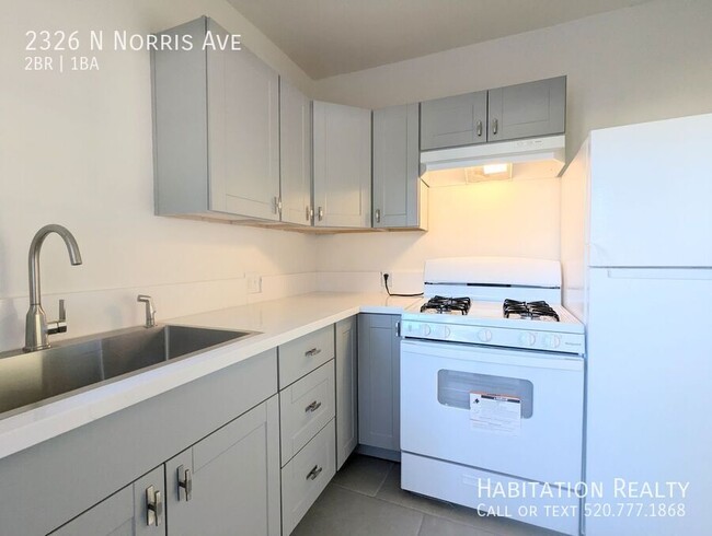 Building Photo - Remodeled 2Bed/1Bath with Designer Touches...