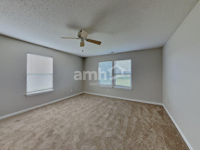Building Photo - 674 Springtree Lane
