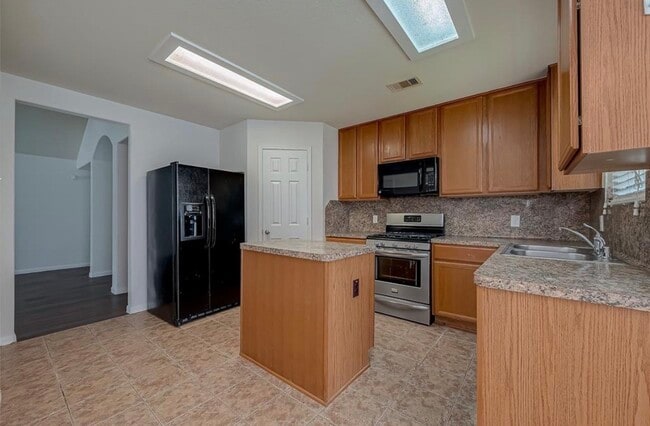 Building Photo - 5242 Espuela Ln