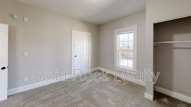 Building Photo - 219 N Institute St