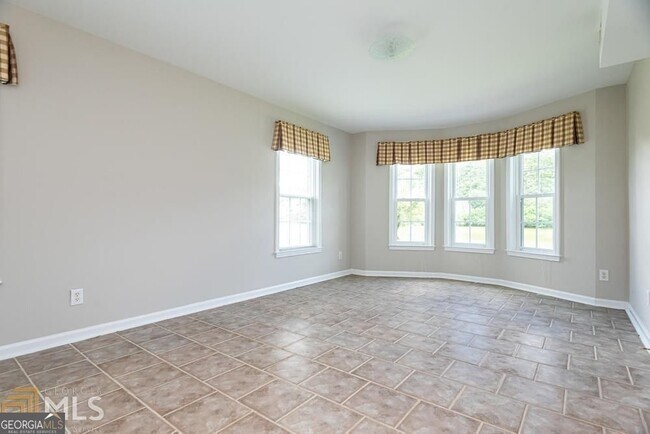 Building Photo - 225 Heritage Lake Dr