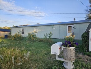 Building Photo - 1005 E Gallatin St