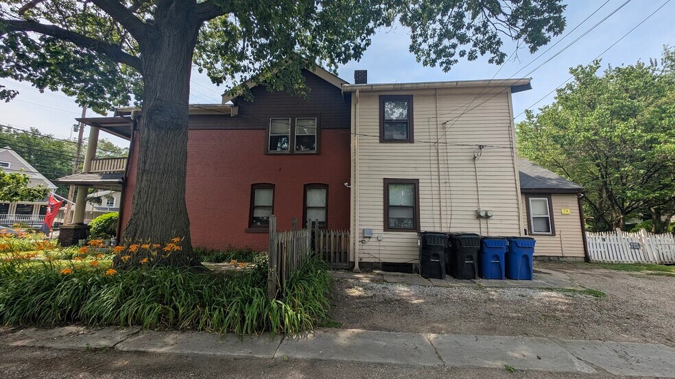 Building Photo - 1973 W 44th St