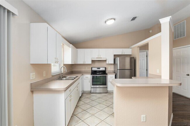 Building Photo - 2 Hemlock Radial Ct