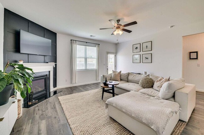 Building Photo - 262 Tahoe Drive