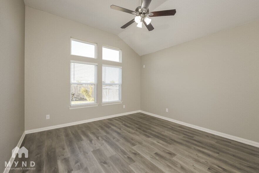 Building Photo - 15938 Cardinal Point