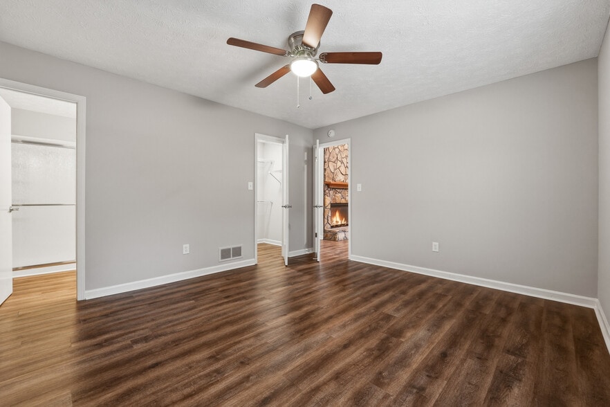 Primary Bedroom - 4357 Marjorie Road Southwest