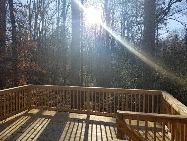 Building Photo - 1021 Sourwood Ct