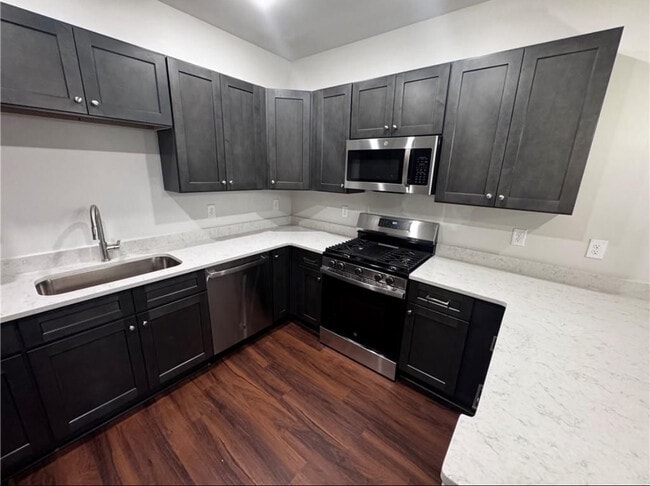 Building Photo - 1777 Temple Ave