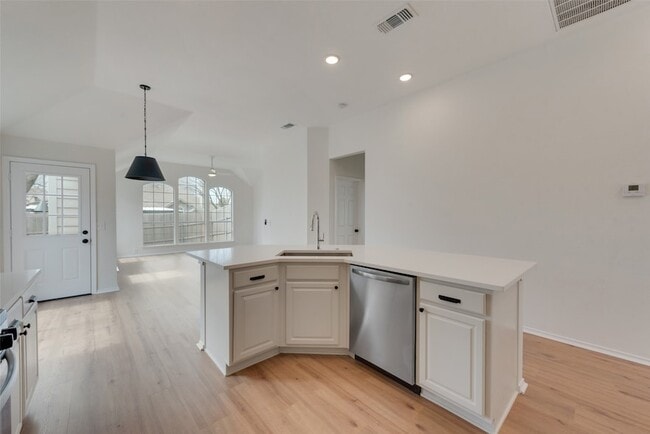 Building Photo - 7307 Cresson Dr
