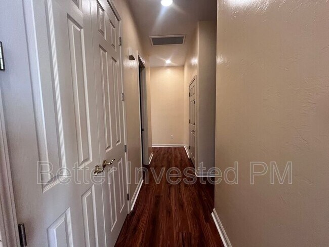 Building Photo - 2423 Guerneville Rd