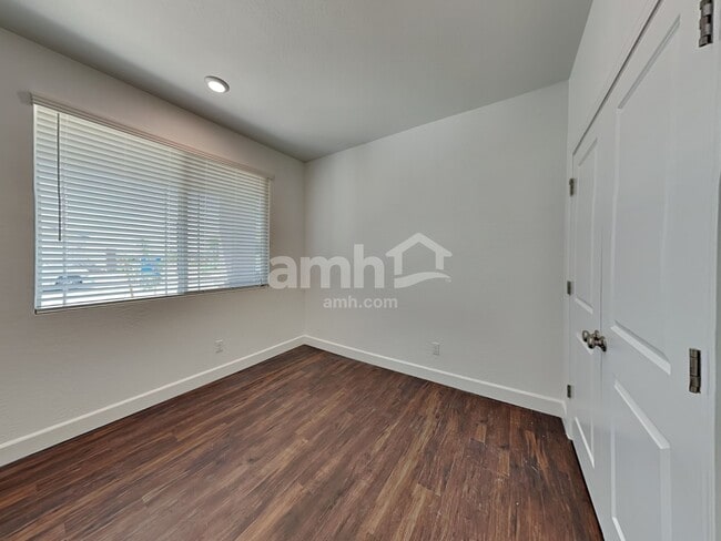 Building Photo - 17166 W Lawrence Ln