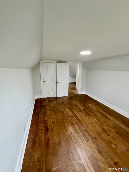 Building Photo - 139 Poplar St