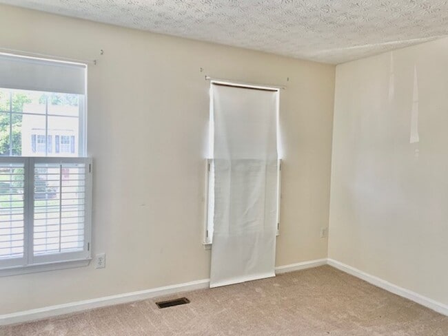 Building Photo - 3207 Water Lily Ct