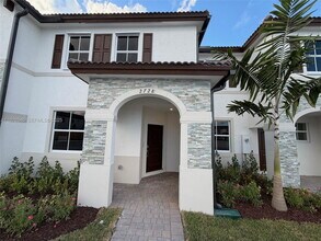 Building Photo - 2728 SE 26th Ave