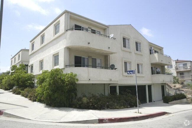 Primary Photo - 404 W 4th St