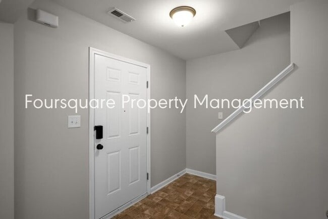 Building Photo - 4-Bed Single Family Home with Open Layout,...