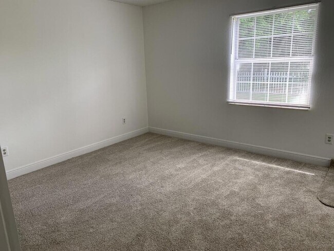 Building Photo - 1838 SE North Buttonwood Dr