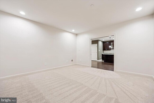 Building Photo - 448 Salk Cir