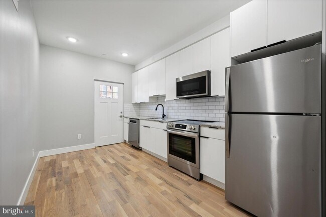 Building Photo - 5412 Delancey St