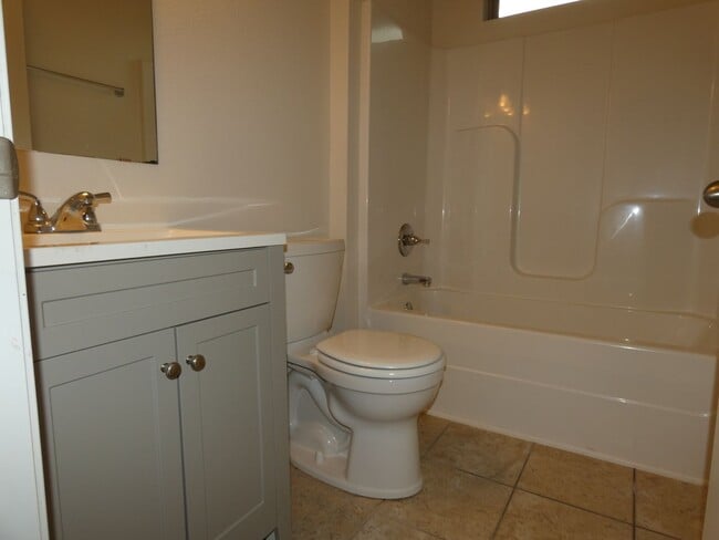 Building Photo - 5637 Peach Dr
