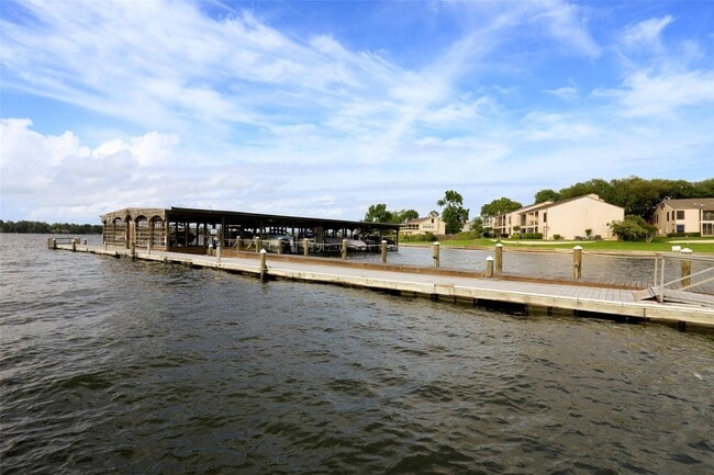 Building Photo - 112 Harbour Town Dr