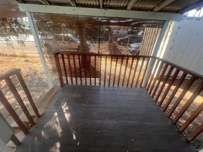 Building Photo - 2BR/1BA House w/ bonus room available FOR RENT NOW!