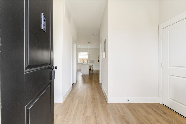 Building Photo - 6835 Weston St