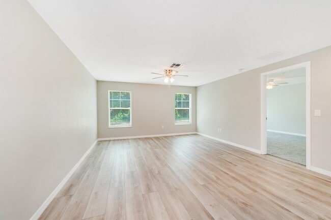 Building Photo - 255 Taylor Ln