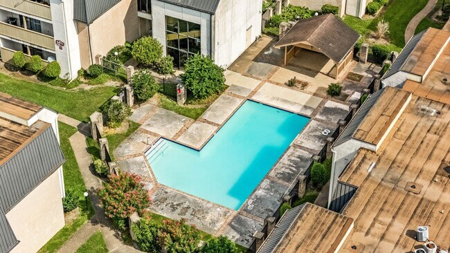 Building Photo - 8517 Hearth Dr