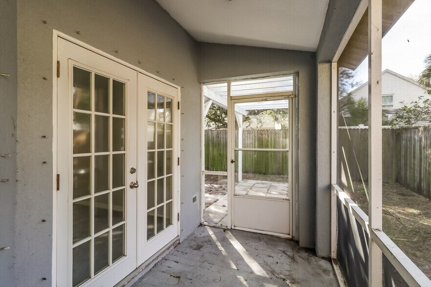 Building Photo - 8646 Persea Ct