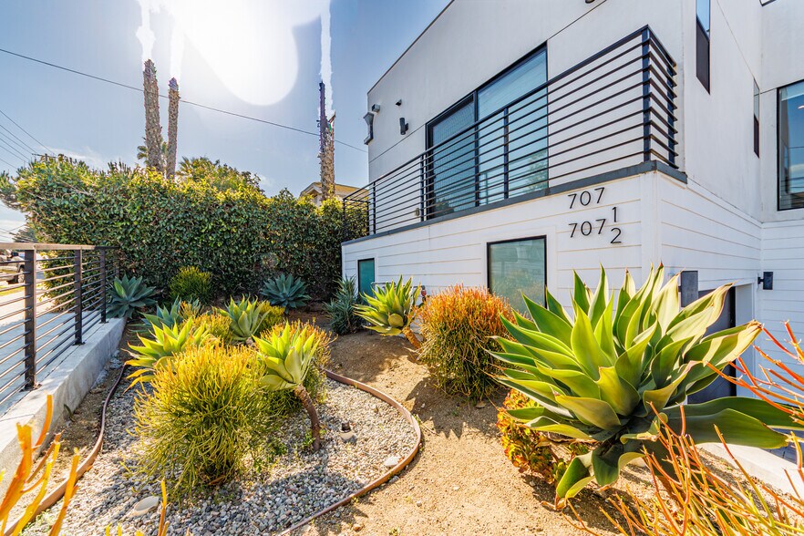 Building Photo - 705 N Benton Way