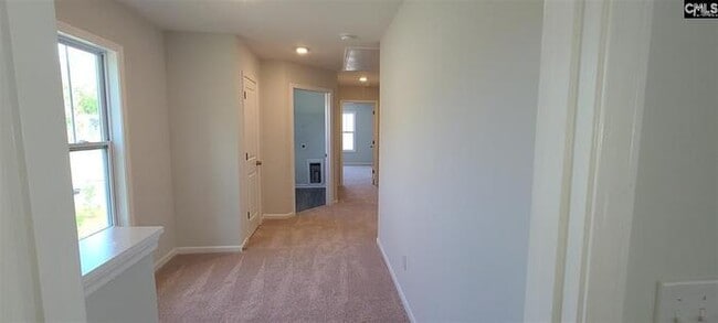 Building Photo - 428 Mahasset Court